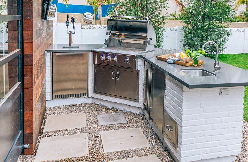 Choosing Your Outdoor Kitchen Countertops - The Summerset Outdoor Kitchen Planning Series