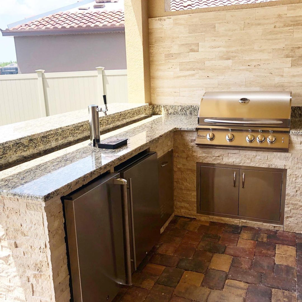 See What’s on Tap at this Tampa Bay Outdoor Kitchen Featuring a Split Face Travertine Island and Granite Countertops