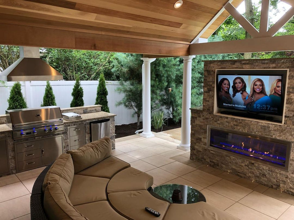 The Ultimate Outdoor Entertainment Area for Sunday Football