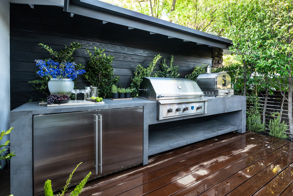 Watch the Property Brothers Use Summerset Grills in Celebrity IOU