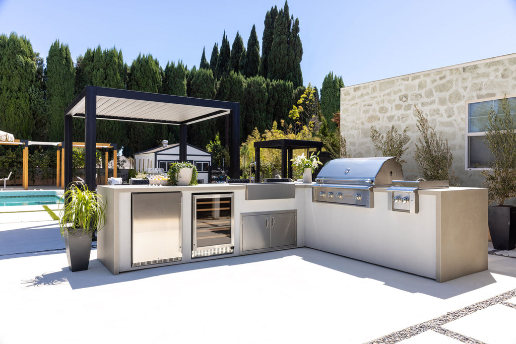 Benefits of Investing in High-End Outdoor Living Components