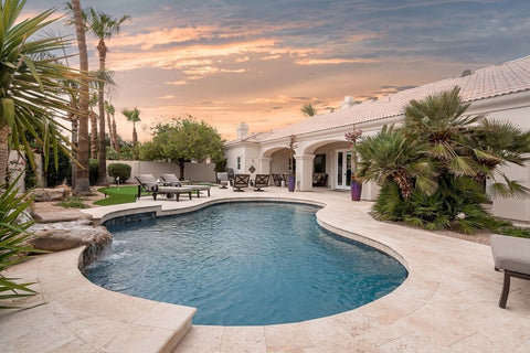 Enjoy Stunning Sunsets with an Open-Layout Outdoor Living Inspiration