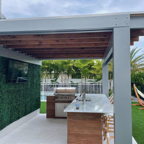 Fall Football Haven: A Stylish Pergola and Outdoor Kitchen for Ultimate Game Day Enjoyment