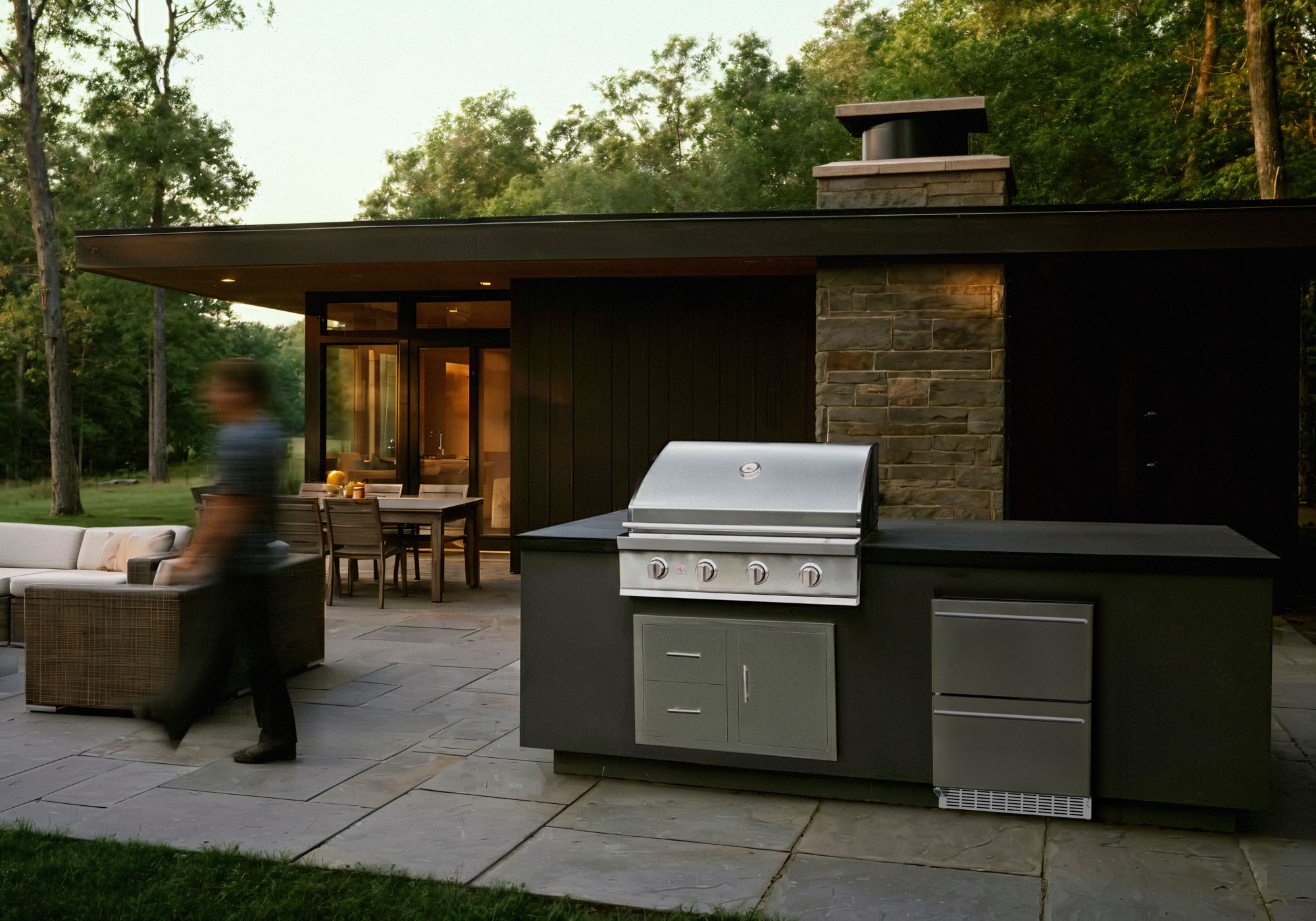 Stainless Steel Grills: Why Material Matters in Outdoor Cooking