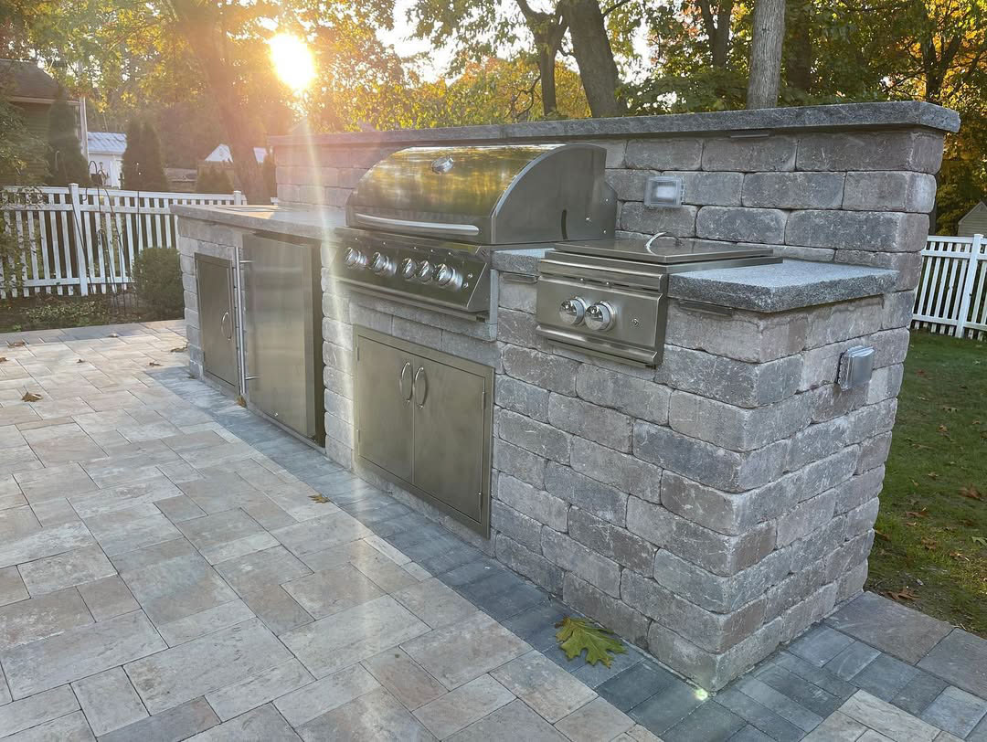 A Rhode Island Patio and Kitchen Designed for Living Well