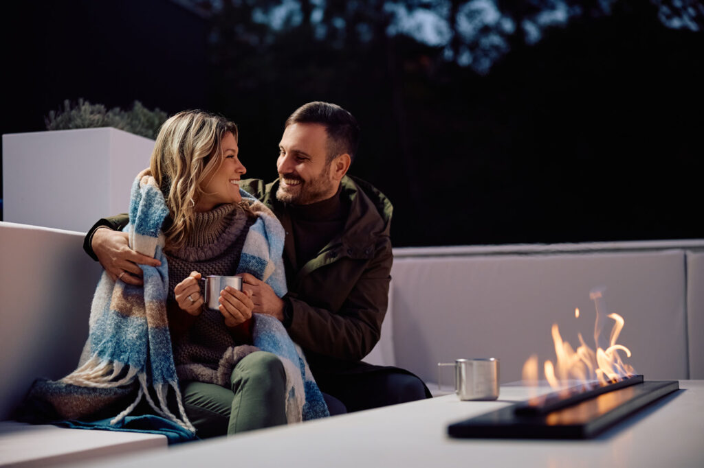 Design a Holiday Patio Filled with Warm Light, Comfort, and Flow