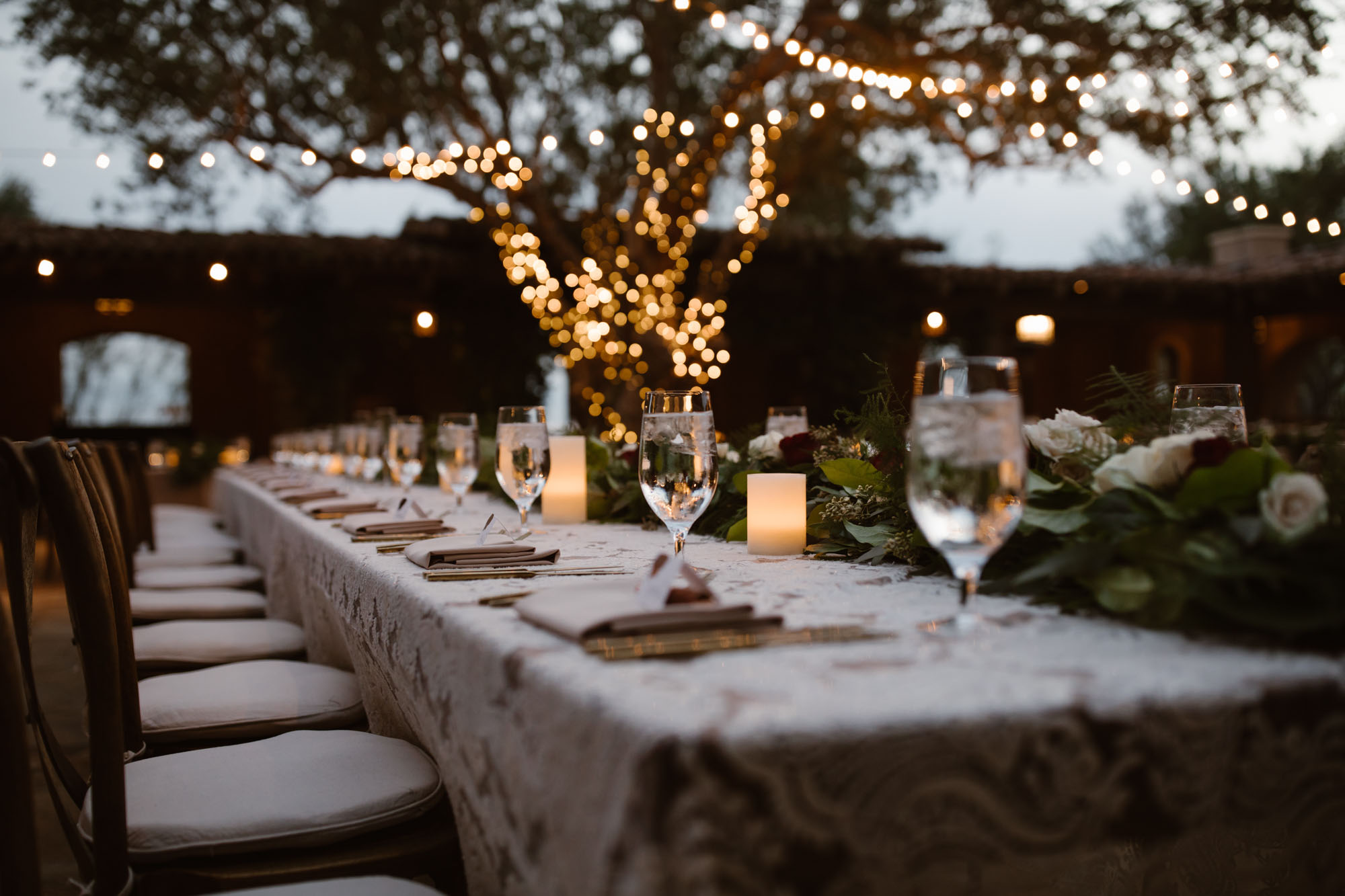 Holiday Outdoor Hosting Tips That Turn Cool Nights Into Memorable Evenings