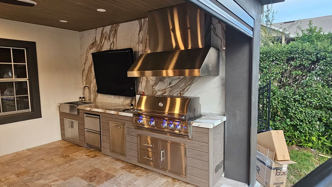 A Florida Patio and Kitchen Designed for Entertaining and Living