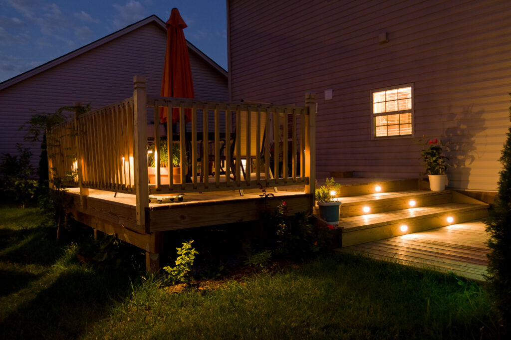 Outdoor Entertaining Lighting Ideas for Dining and Conversation
