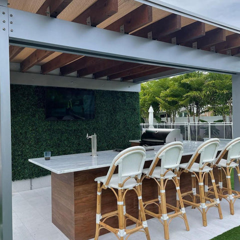 Fall Football Haven: A Stylish Pergola and Outdoor Kitchen for Ultimate Game Day Enjoyment