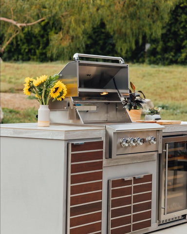 How to Choose the Right Cabinets for Your Outdoor Kitchen 