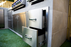 How to Choose the Right Cabinets for Your Outdoor Kitchen