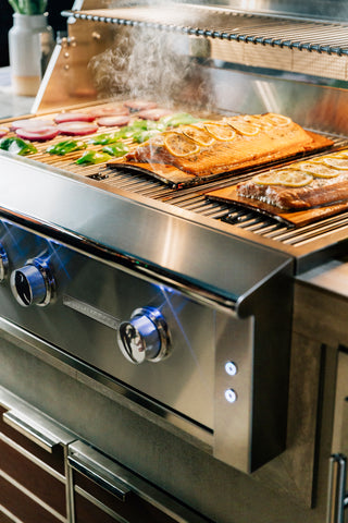 The Benefits of Radiants and Barriers in Gas Grills