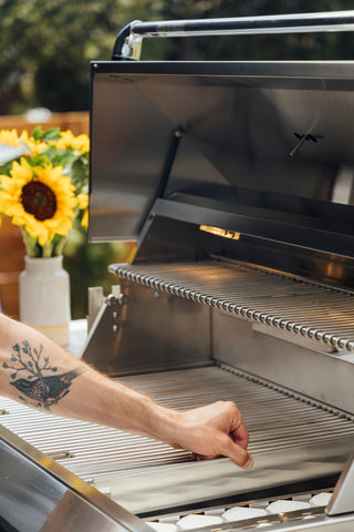 Heat zone separators in Summerset Grill